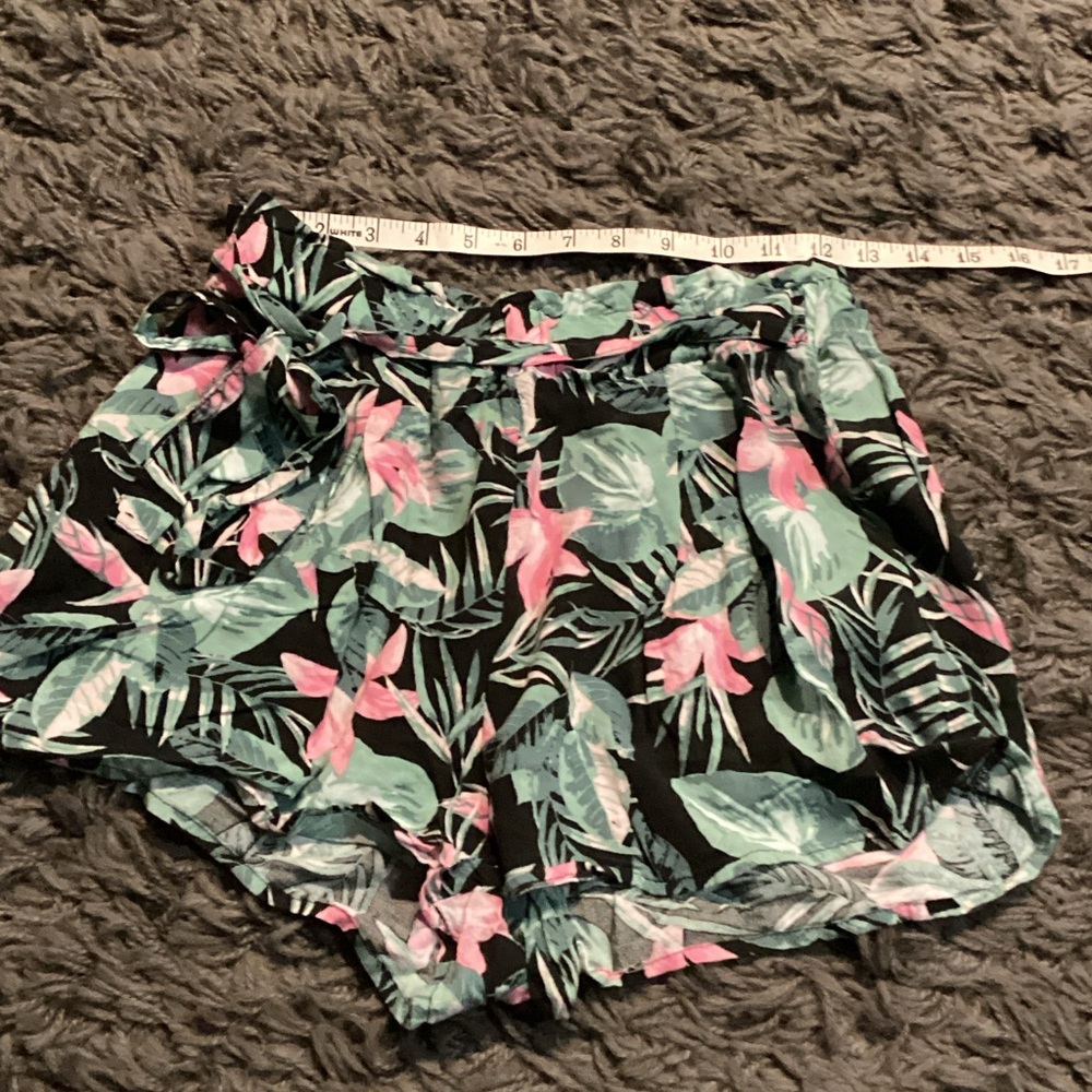 New Look Black and Pink Floral High Waist Shorts